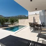 Villa Beachfront Escape Nevera Seline