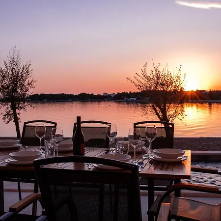 Beachfront Escape Nevera * Seline