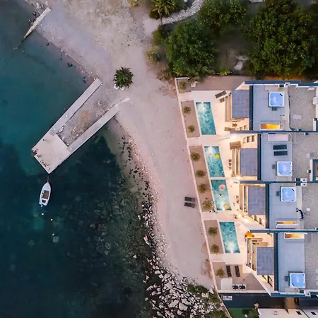 Willa Beachfront Escape Nevera *