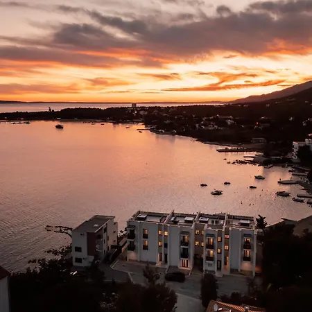 Willa Beachfront Escape Nevera *