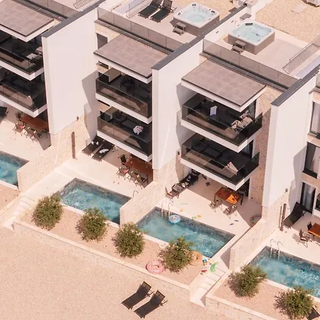 Beachfront Escape Nevera Вилла