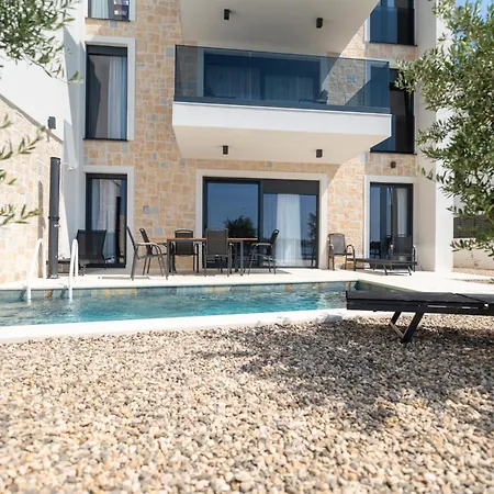 Beachfront Escape Nevera