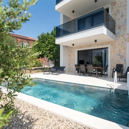 Beachfront Escape Nevera Seline