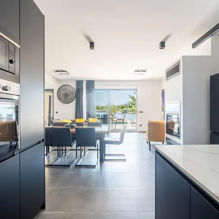 Beachfront Escape Nevera Willa *