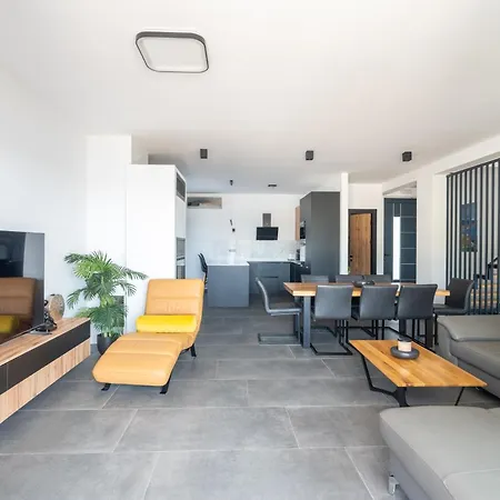 Beachfront Escape Nevera Вилла