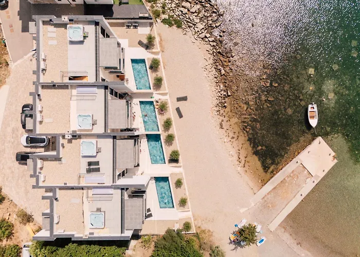 Beachfront Escape Nevera