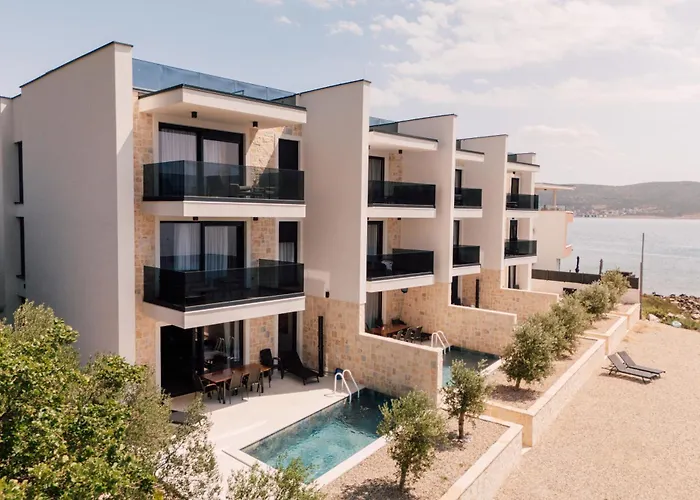 Beachfront Escape Nevera Селине