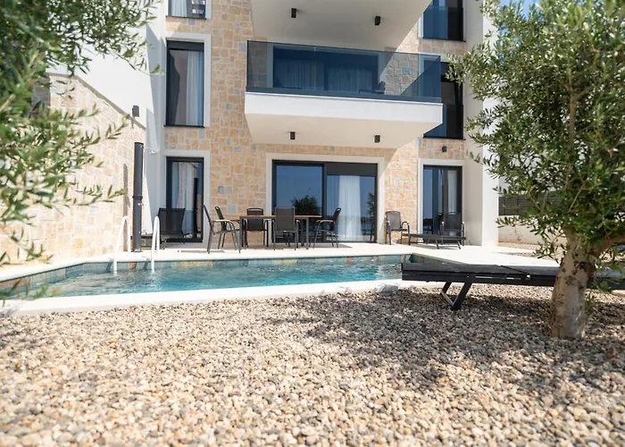 Beachfront Escape Nevera