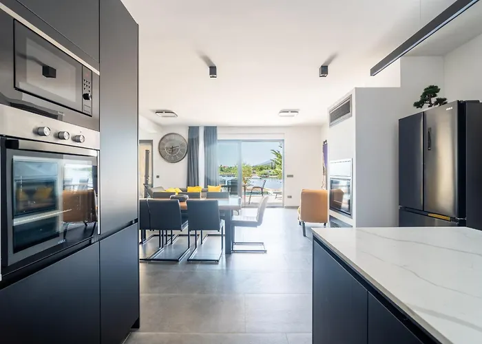 Beachfront Escape Nevera Вилла *