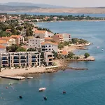 Beachfront Escape Nevera