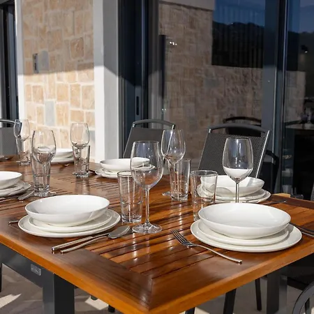 Villa Beachfront Escape Nevera