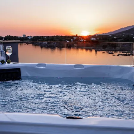 Beachfront Escape Nevera Villa *