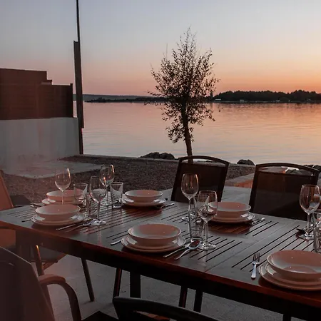 Beachfront Escape Nevera Villa *