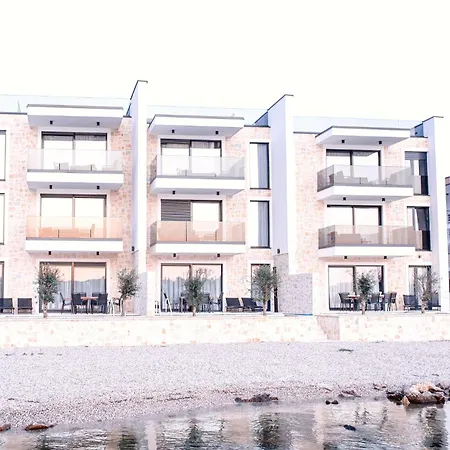 Beachfront Escape Nevera Seline