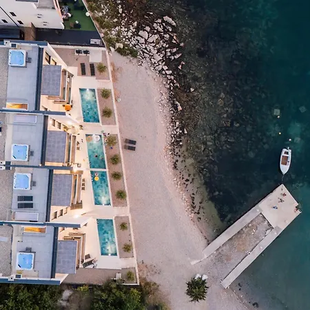 Beachfront Escape Nevera Villa *
