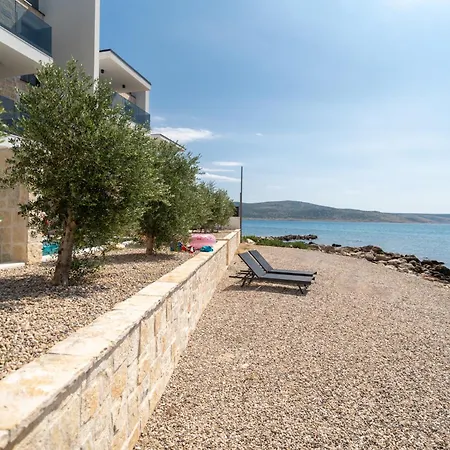 Villa Beachfront Escape Nevera Seline