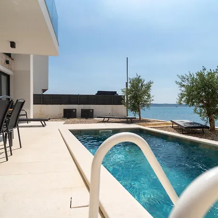 Beachfront Escape Nevera Villa *