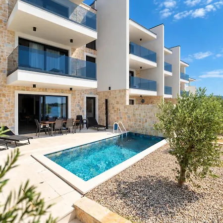 Beachfront Escape Nevera *