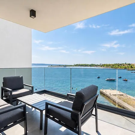 Beachfront Escape Nevera Villa *