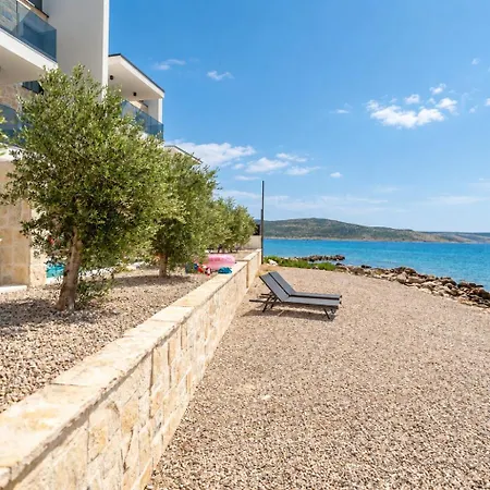 Villa Beachfront Escape Nevera *