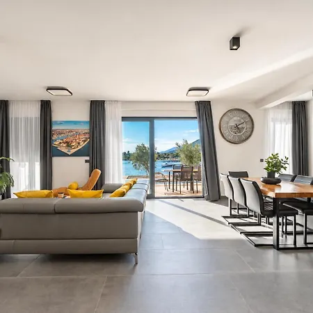 Beachfront Escape Nevera Seline