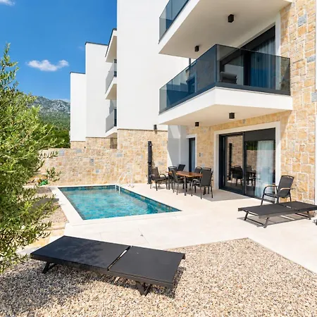 Beachfront Escape Nevera Seline