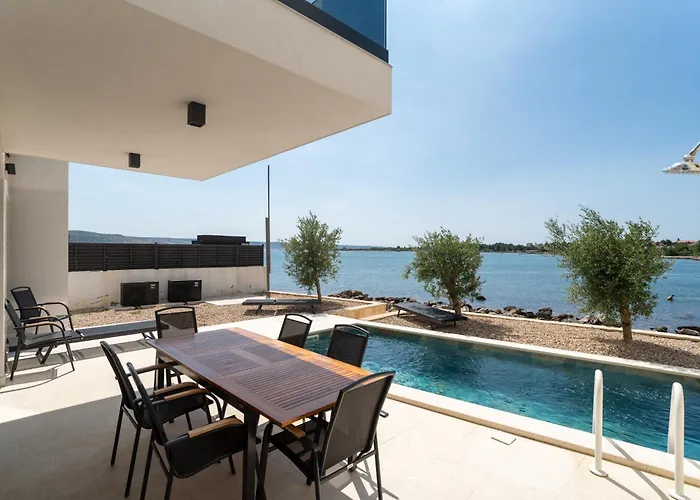 Beachfront Escape Nevera 别墅