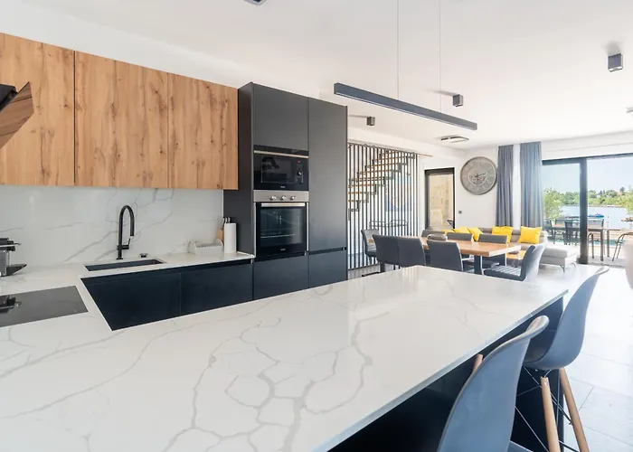 Beachfront Escape Nevera Seline